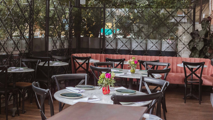 En Tremé, la influencia de Nueva Orleans no solo se vive en la comida y la coctelería, también se encuentra en el espacio físico, donde la música y la cultura hacen parte de la experiencia. Foto cortesía restaurante. 